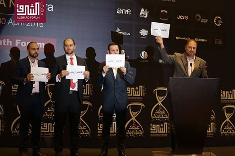 Zednii's tweet photo. #زدني
وضاح خنفر: نحن أبناء المنطقة قادرون أن نغير عالمنا وواقعنا بدل انتظار الحلول من سماء حاكم أو حكومات
#ASYF16 https://t.co/e6LOCPWpN7