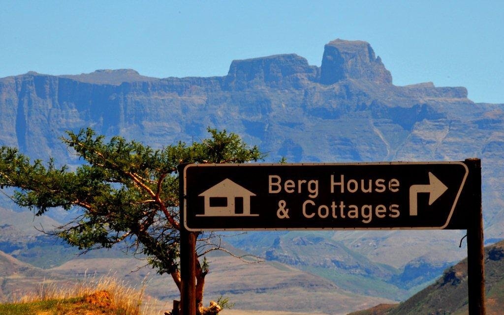 berghouse's tweet image. #drakensberg #mountains #impressive #amazing #beautiful today #views are incredible cool weather