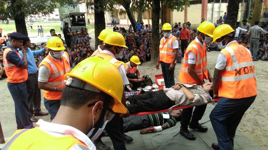 NDRFHQ's tweet photo. Glimpses of mock exercise conducted by NDRF  on earthquake at Itanager ,Arunachal Pradesh https://t.co/YHQkW0L5ND