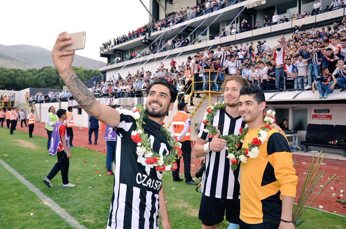Allahım sana sükürler olsun🙏🏻 
Şampiyon MANİSASPOR⚫️⚪️ 🏆