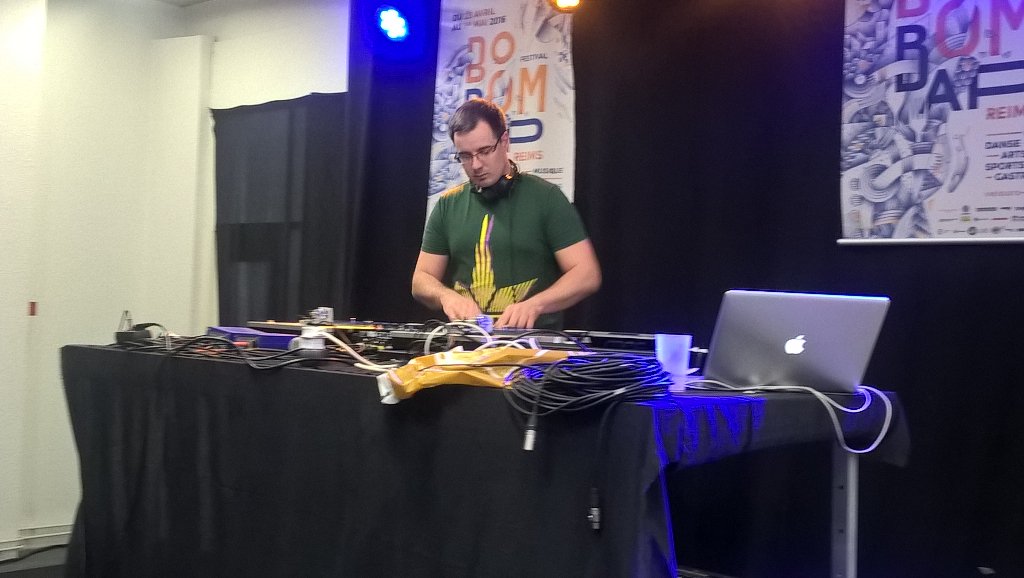 VeloursProd's tweet photo. Début du #set de @djdownlow à la #BoomBase #BoomBap16 Come people we wait you ;) #Reims https://t.co/cZciTxOSJd