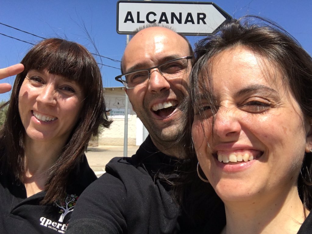 Qpertin's tweet photo. Full equip #triplet de tallers en el mateix dia a #alcanar #tarragona #miriam #dani #yolanda https://t.co/eS5nXBpJL2