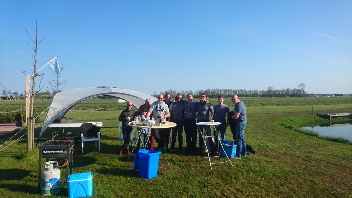 Middeldijk's tweet photo. Ook vandaag een gezellig team #bloeminksecurity https://t.co/a4nCpFJGAk