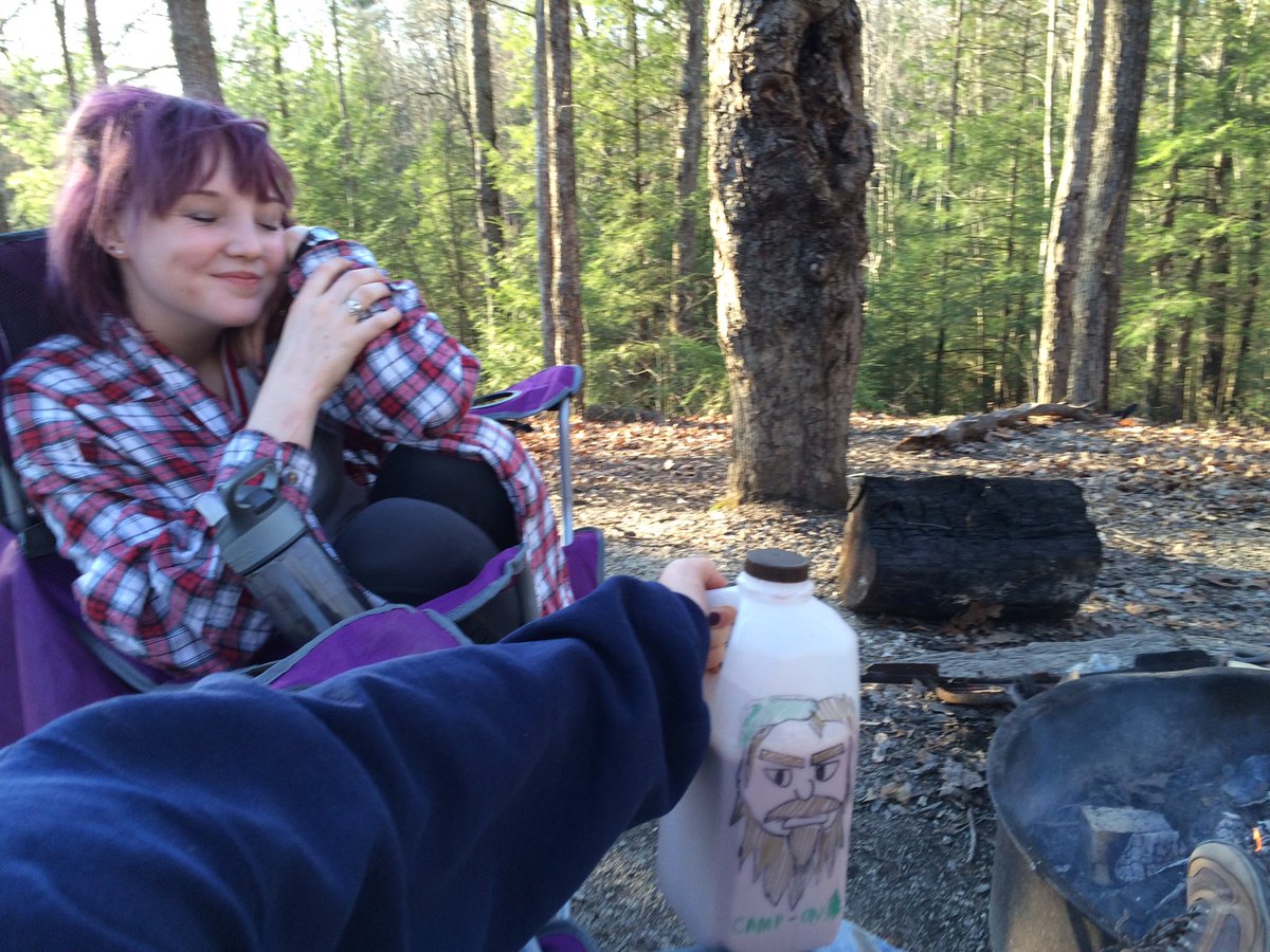 LoeDai's tweet photo. Wishing I was in the woods with this weirdo 🌲♥️ @callmejaydaddy https://t.co/vkCdLACDpt