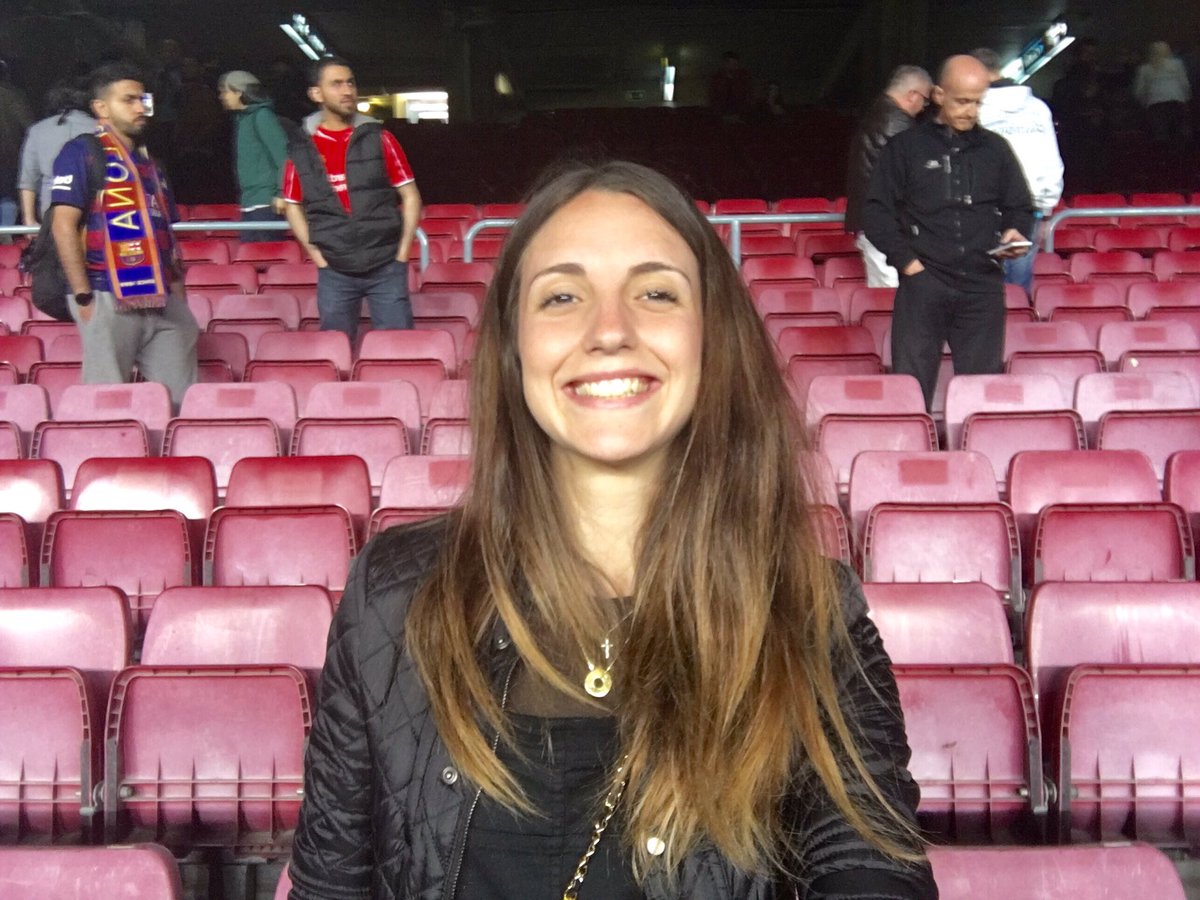 loreabakero's tweet image. ¡¡¡Buenos díasss!!! Esta soy yo el día después de cuando gana el barça. #happyhappyhappy