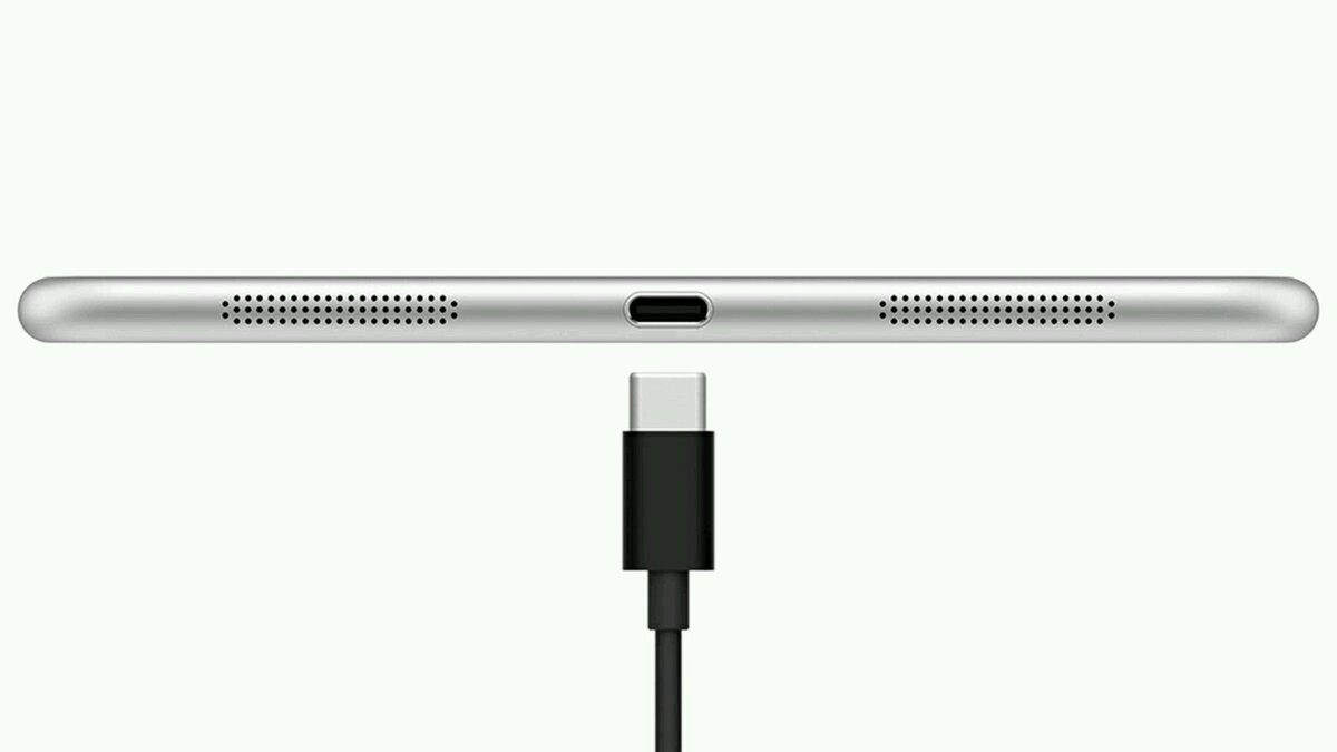 MKBHD's tweet photo. I have no problem with USB-C or lightning replacing the headphone jack... but we should get more than 1 port. https://t.co/NWQdFTNYHy