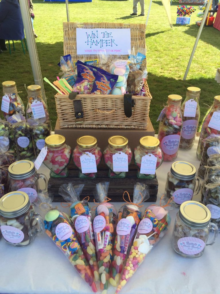 LollysSweetsUK's tweet photo. Having a lovely day making new friends in #reading .... And boy do they love their #coughcandy https://t.co/fLB6h4S1nu