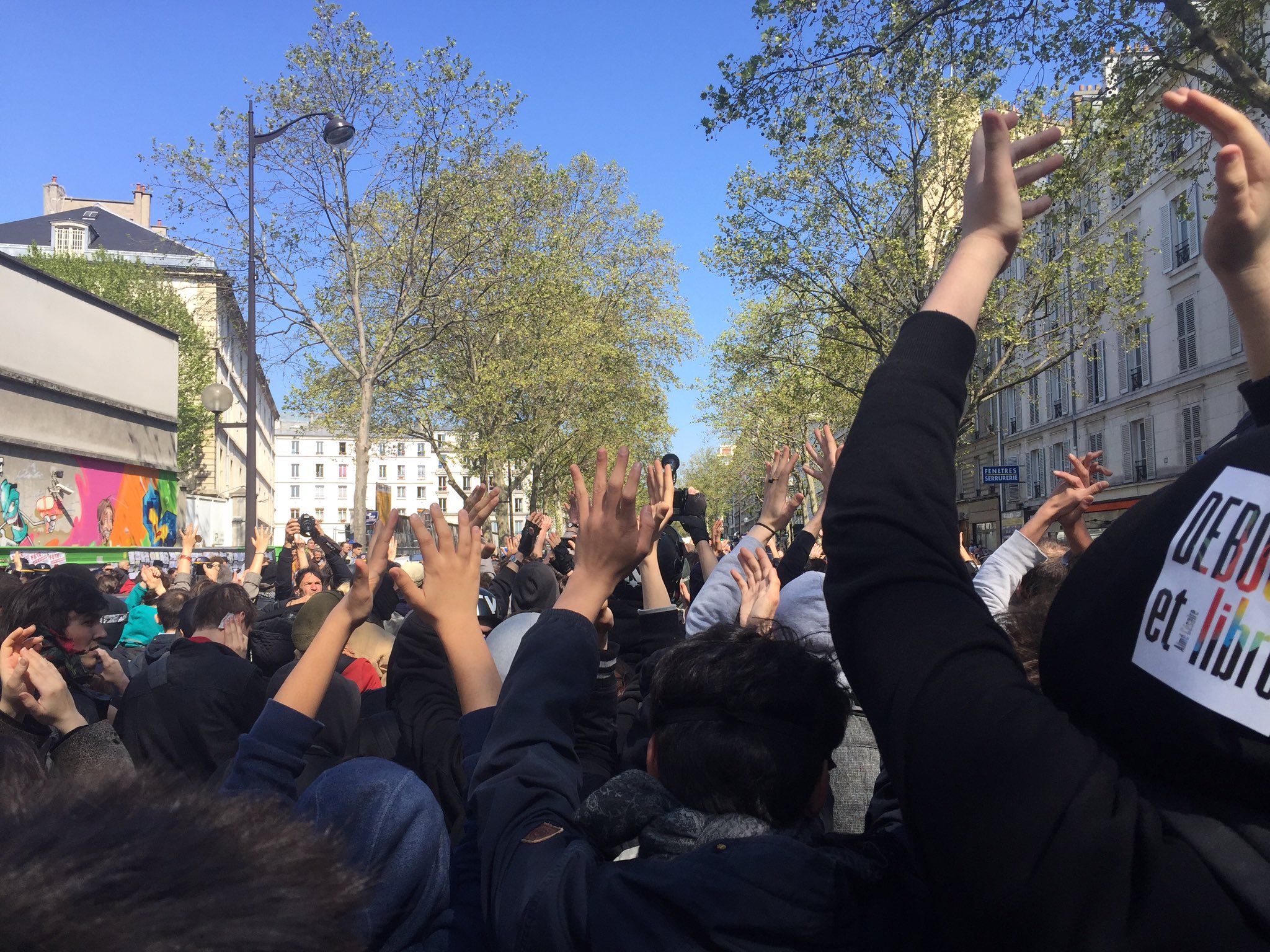 Voir l'image sur Twitter