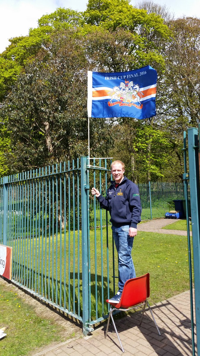 RJBVCC44's tweet photo. My wee @VicCCLurgan showing our support for @Glenavon_FC yesterday in celebratory tribute at reaching the cup final https://t.co/ybyGhBn2on