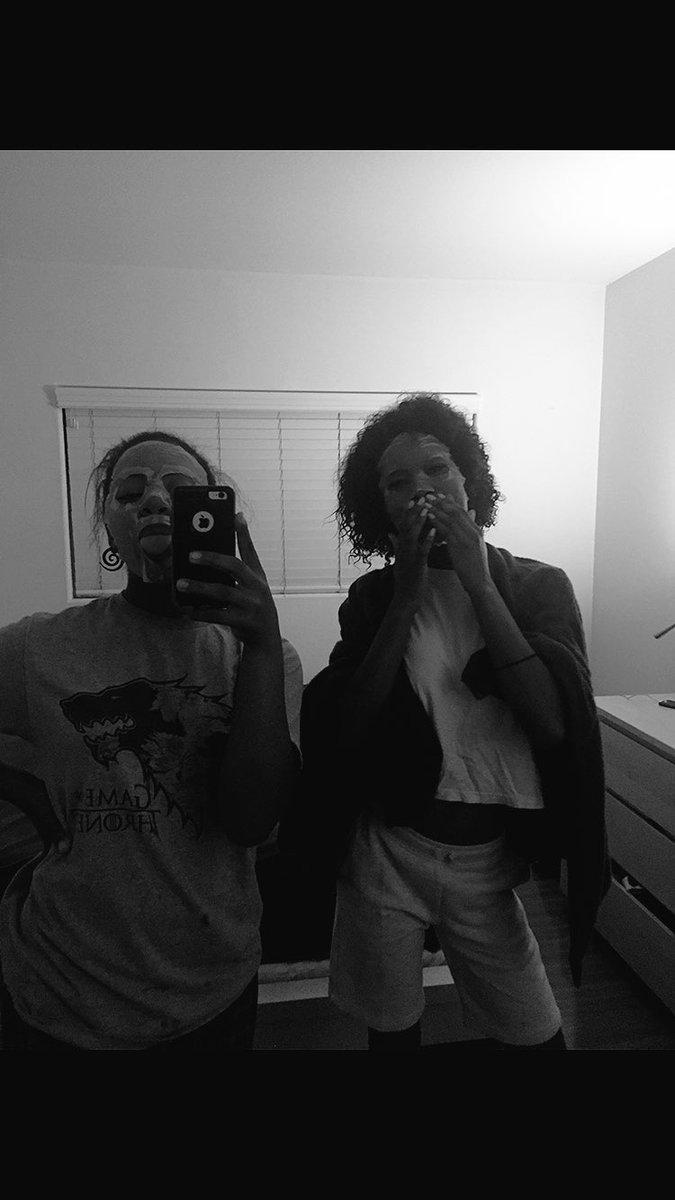 kaseeloveeli's tweet photo. Happy Best Franniversary ❤️ 3 years of silly ass shit and good times 💀 love you💜 #MayUno https://t.co/JpaPmBkDR7