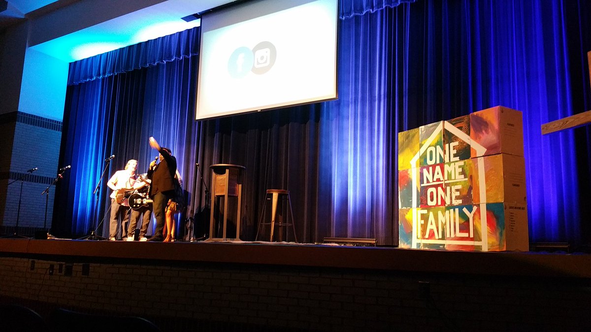 sarahglyons's tweet image. #the nett church #castingthenet #selfiewiththeband

Thanks for making this mystery worshiper so welcome.