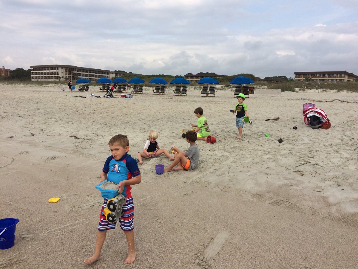 ClampLen's tweet photo. HHI with my 5 boys. https://t.co/cNa9YABeeQ