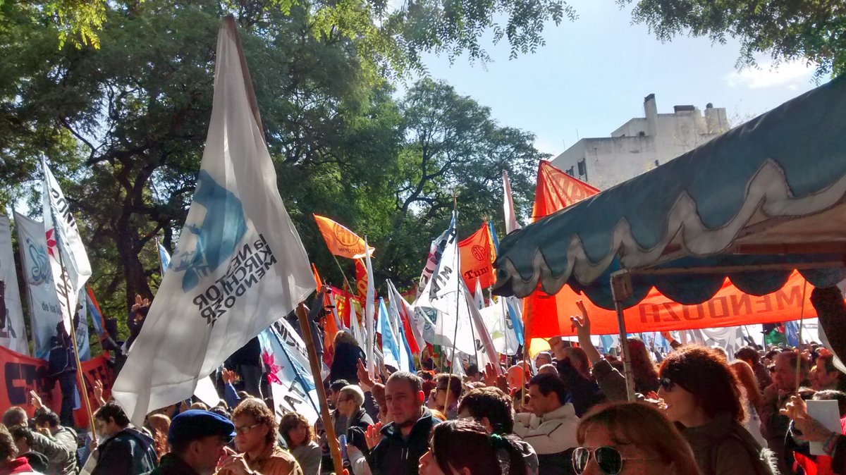 soniamdz's tweet photo. Contra el #AjusteNeoliberal #DiaDelTrabajador mas #Devaluado que nunca en #Mendoza.. https://t.co/rngw9oNekD