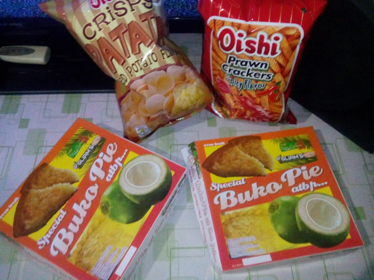 wxndermikay's tweet photo. Happy Food Trip with the whole fam while watching GGV💞 #PadillasOnGGV https://t.co/go2mRdEDwy
