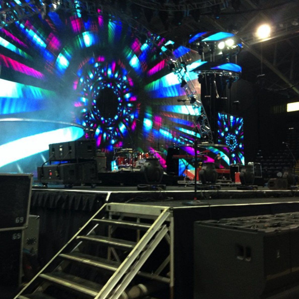RedEskimoLIVE's tweet photo. Psychedelic #RedEskimo #Milwaukee https://t.co/gxzysEe8d2