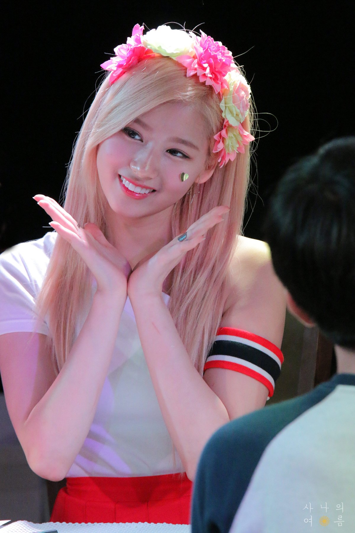 최근 화관쓴 사나 비주얼ㄷㄷ | 인스티즈