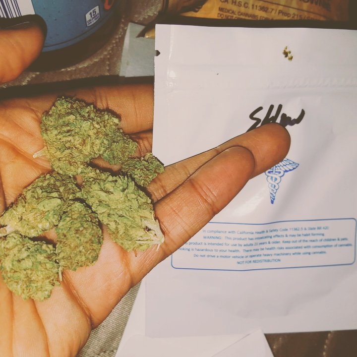 Roberth93901384's tweet photo. Type Fr33Kush exactly like that and get $20 off 1st 4 orders $80 🤗🤗🤗🤗 visit rush.MD if u need a card asap 😊😊 @weed https://t.co/2GZWyLepfF