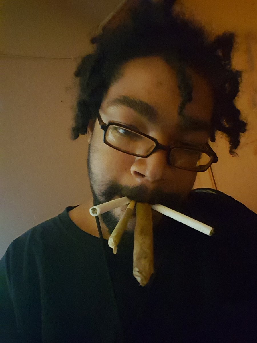 Roberth93901384's tweet photo. Type Fr33Kush exactly like that and get $20 off 1st 4 orders $80 🤗🤗🤗🤗 visit rush.MD if u need a card asap 😊😊 @weed https://t.co/2GZWyLepfF