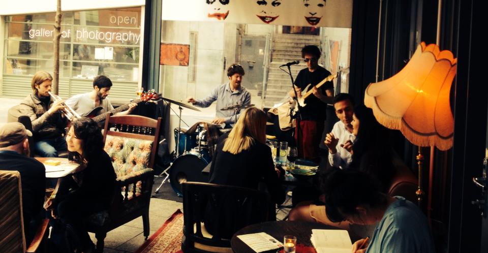 Not just Sunday Jazz, bank holiday Sunday Jazz! Sweet :) #jazz #livemusic #templebar #bankholidaysunday