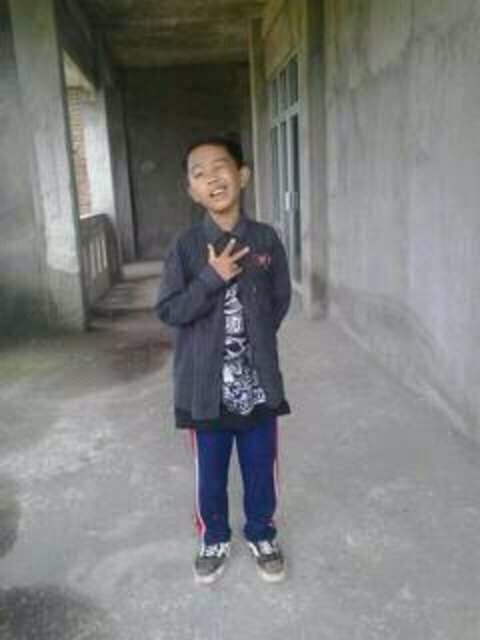 AzimahFara's tweet photo. Sayang kmu bang, 😘 jngan bndel klo ibu atau bpk ngsih tau 😘
#BigLafYuuBang😘
#save17 https://t.co/Xhf71HlAQi