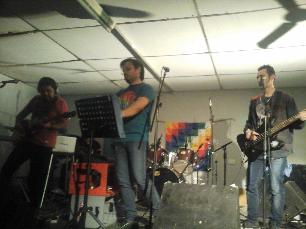 virginiapag's tweet photo. .Una Movida Cultural a puro Rock en #DFRock,las bandas el sonido , Los pibes GRACIAS "El Barrio Somos Todos" https://t.co/NsU5CSsBGI