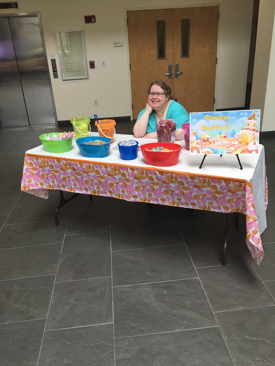marykateroffey's tweet photo. Come relieve your stress @JYCtweets, we're here until 2! All this plus coloring! #MakeWeekendsCount https://t.co/JYrPE0La7X