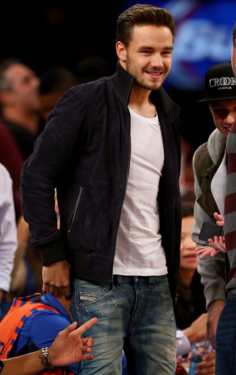 ljpicts's tweet photo. Liam at a Knicks game Dec 6, 2013 https://t.co/A4SmIg6p83