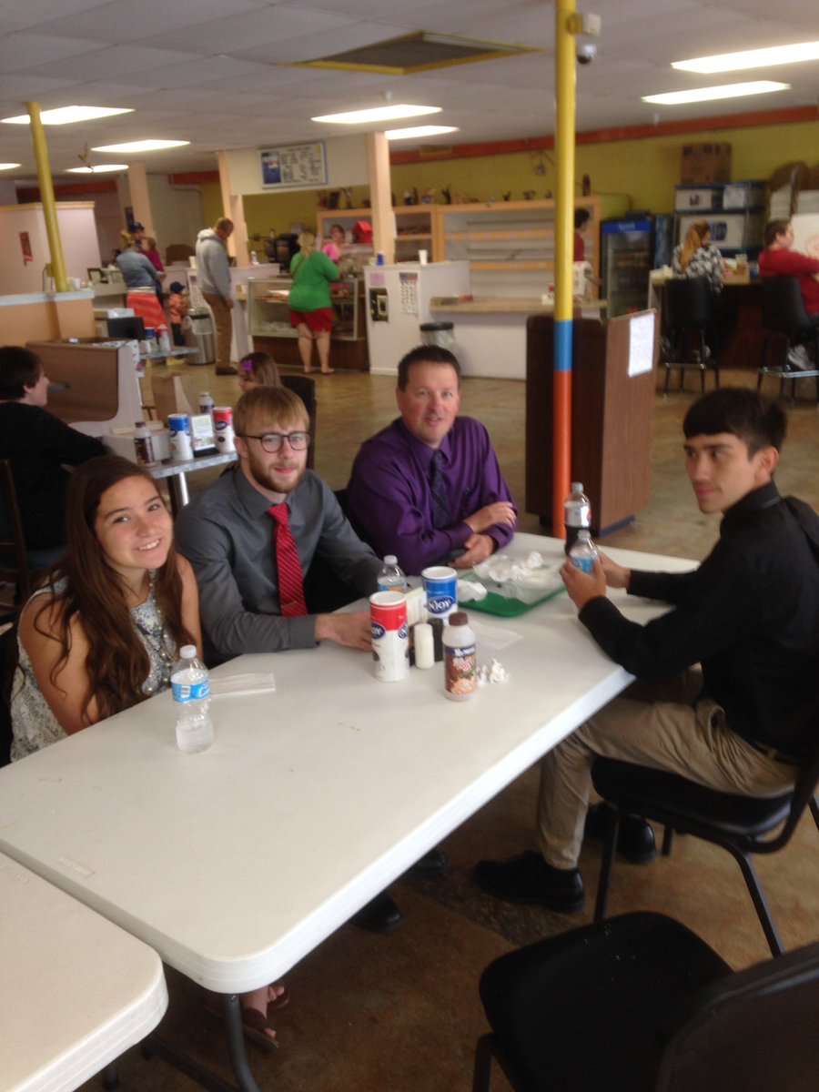 EHighGuidance's tweet image. Happy to be attending the Governor&apos;s Scholar Recognition with Dr Hart and 3 great kids #ehs2016 #SPARTANPRIDE