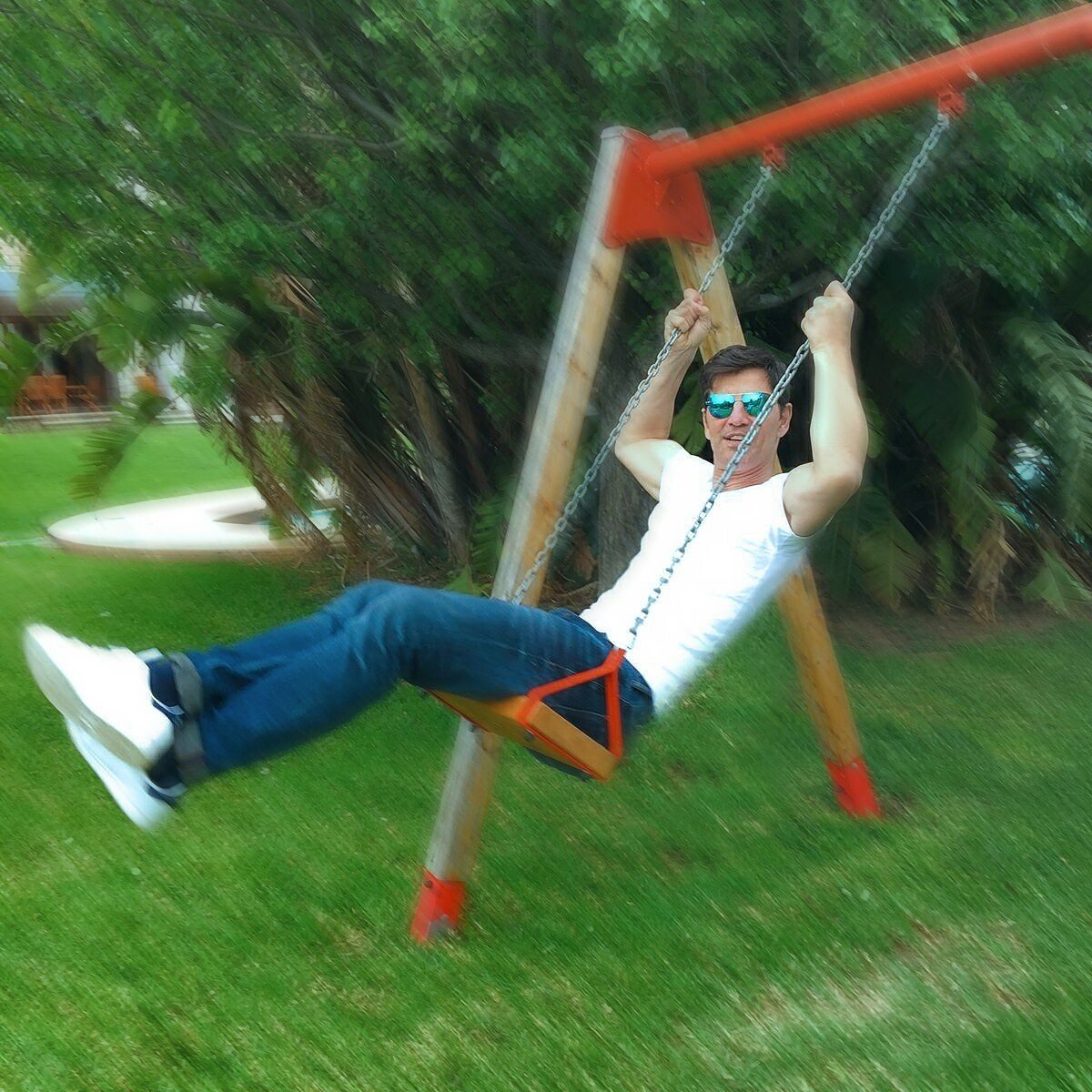 sakisrouvas's tweet photo. Ευχαριστωωωωωωώ  για τις ευχές! Ευχαριστώ για την αγάπη σας ❤ 
#Love #Fun #May1st #GoodVibesOnly https://t.co/385t3G6UpI