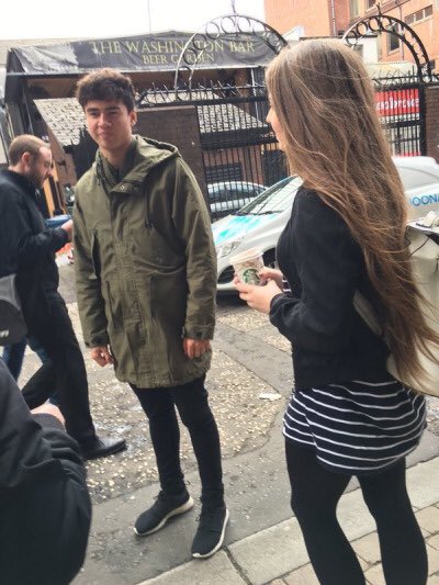 noodleheadcal's tweet photo. all I want to do is meet 5sos https://t.co/Hfb1zUitNO