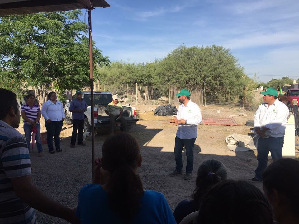 HiramBrahim's tweet photo. Hace unos días en el ej. La popular con mi candidata a Dip. @azaliasamaniego #Dtto10 #EquipoVerdeLaguna #PVEM https://t.co/vMSv0KniXT