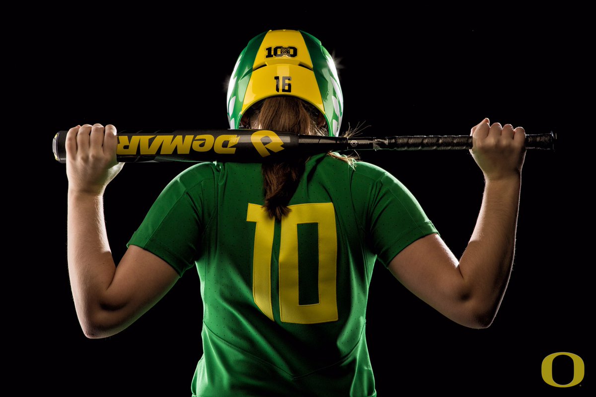 GoDucks's tweet photo. All green everything. #GoDucks https://t.co/qArW7dIfbD