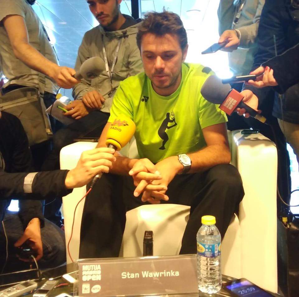 chda7777's tweet image. Stan during media day today #MMOPEN2016 #PopularMan #BusyMan #Wawrinka 👌❤ (pics via @dm_mauron on fb)