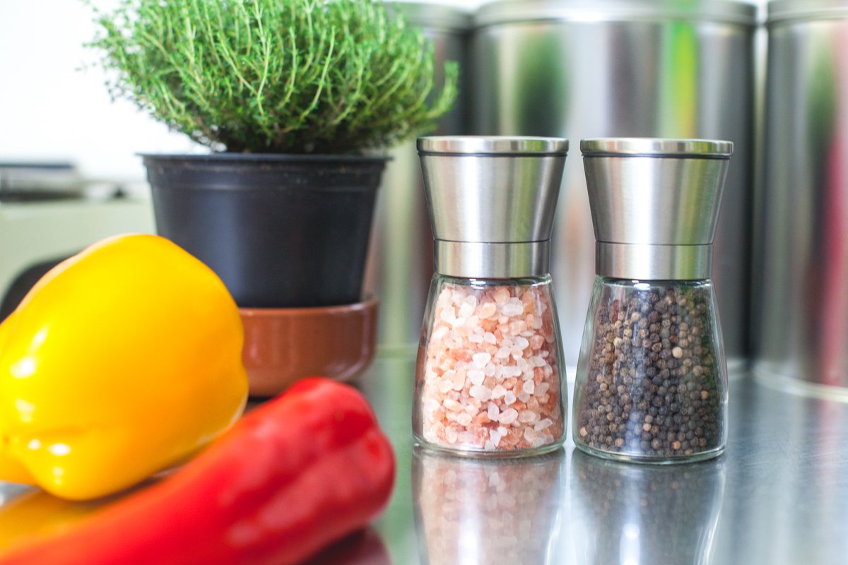 Q_sinn's tweet photo. Q'sinn Salt and #Pepper #Grinder Set is back! #Sales #Discount #Bestbuy #cooking #kitchen 

https://t.co/zXoTHJnrIU https://t.co/kGB9bnVKfF