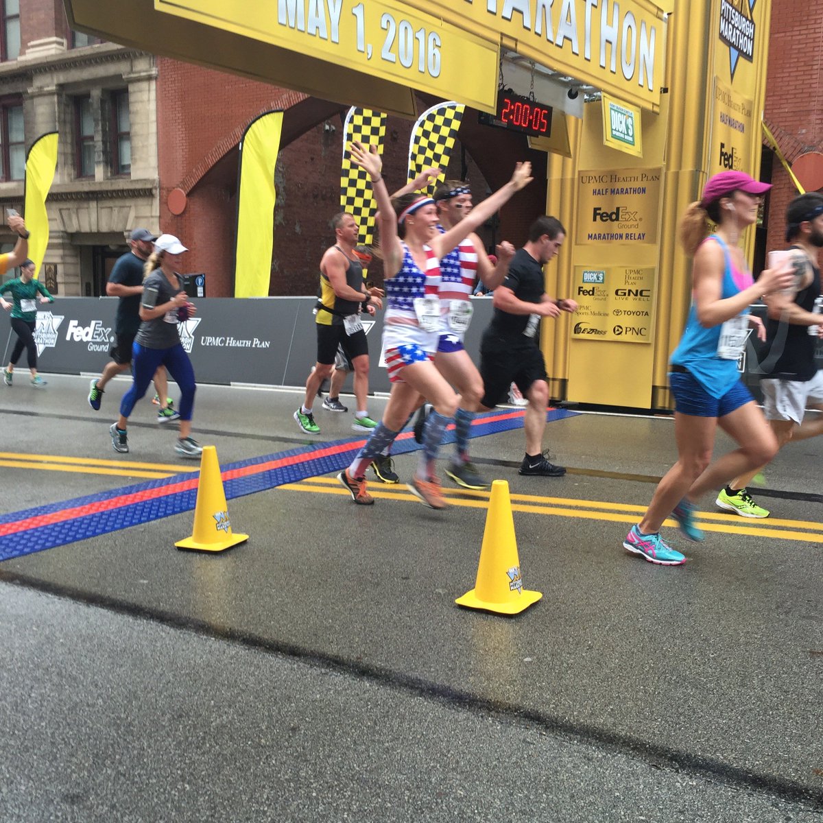 UPMCHealthPlan's tweet photo. Half Marathon neighborhoods, thanks for tweeting! Your #GameOnPGH spirit is inspiring 💜🏃 https://t.co/5TZw5waMmI https://t.co/E7zTnNsnDh