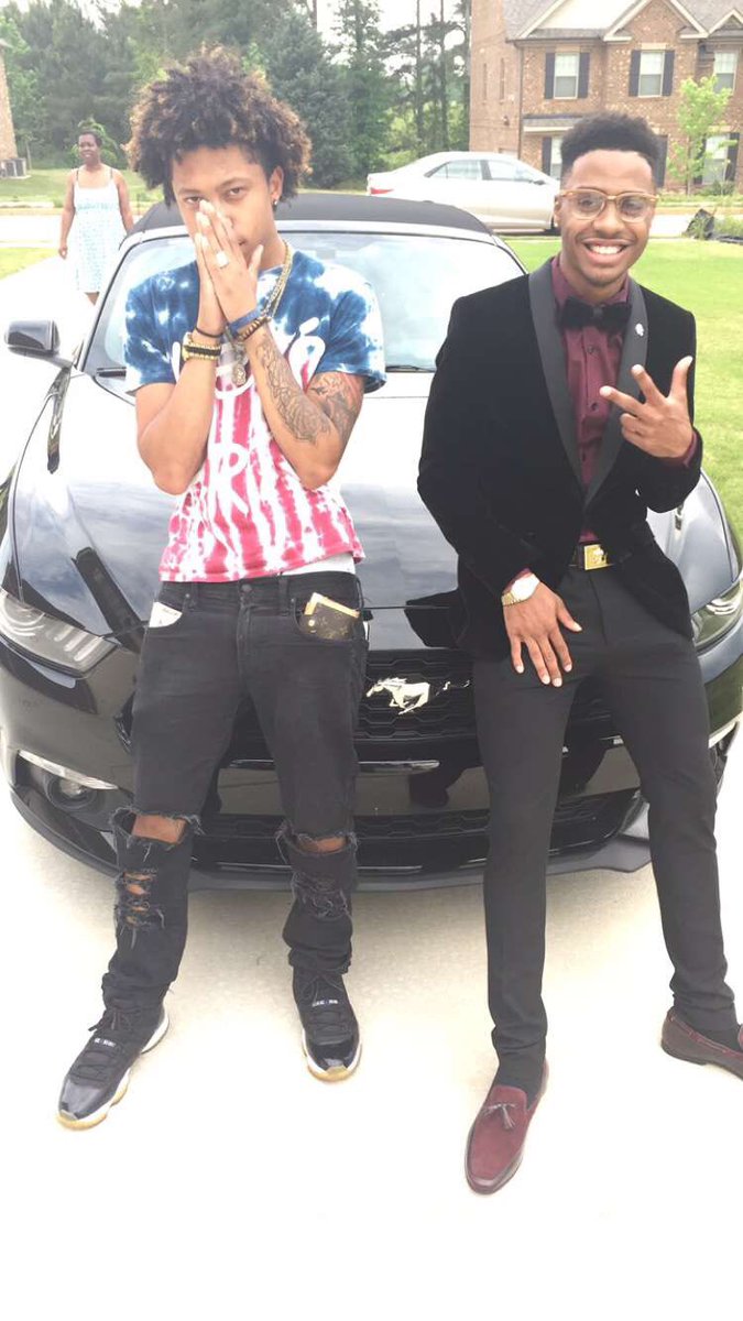 Groveshitbit's tweet image. #1HelluvaCounty #Squirrelfromthegrove