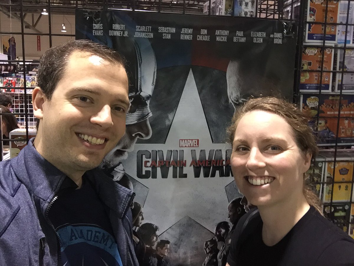 LisaR860's tweet photo. Awesome time at Comic Expo! #TeamIronMan https://t.co/qSUlPU2EwL