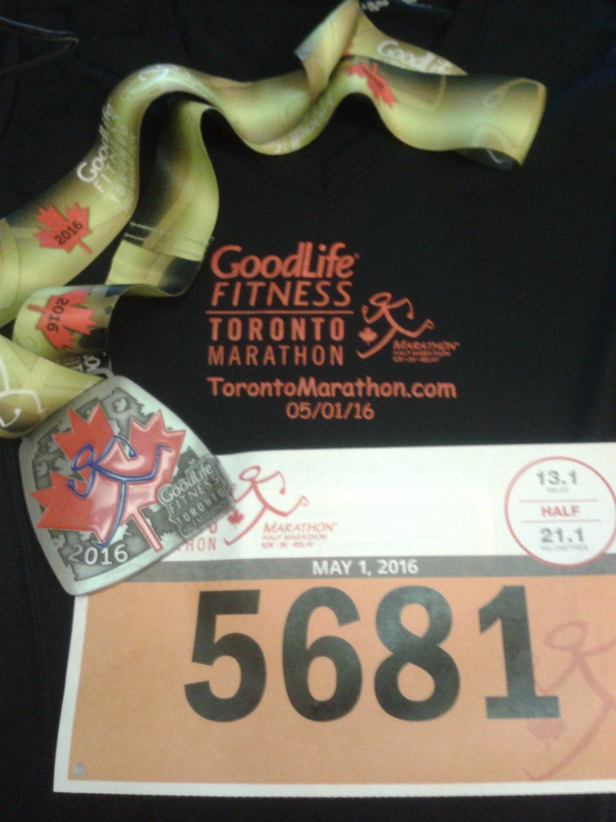 winder_gill's tweet photo. A great race despite the cold & wet weather! #TorontoMarathon #RUNGOODLIFE https://t.co/yf0EaiGai8