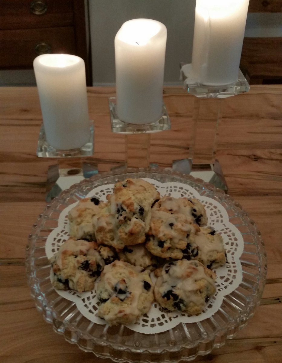 evynraeward's tweet photo. Rainy day  scones. https://t.co/NdNgGuLIOG