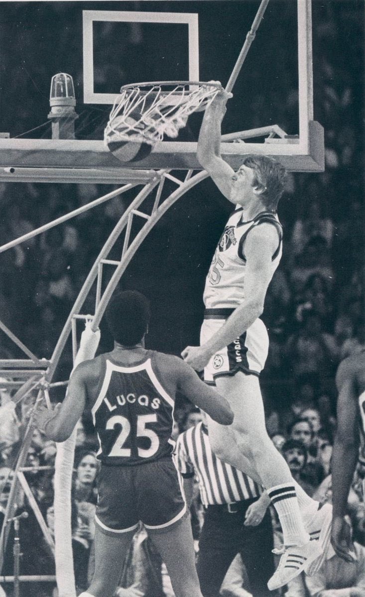 droppingdimes67's tweet photo. "The Horse" Dan Issel, @Hoophall legend & @droppingdimes67 Advisory Board Member, with the one-handed jam! #ABAhoops https://t.co/upv6EEJ6dW