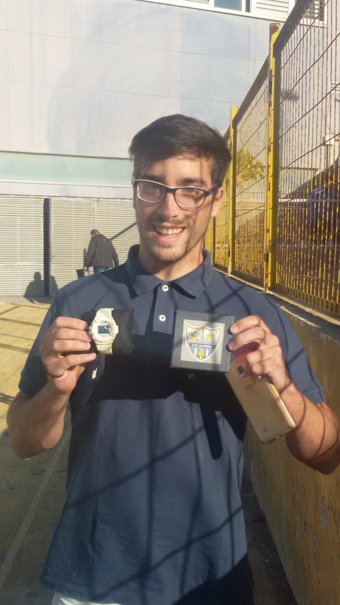 juanmaba4's tweet photo. @fanslaunioncf El reloj va para la puente jiji https://t.co/M4xvHooMim