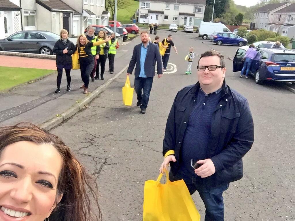 HumzaYousaf's tweet image. Great fun on @SNPPollok Car Cavalcade! Thanks @TasminaSheikh for joining us!  🚗🚗🚗 #BothVotesSNP #HumzaForPollok