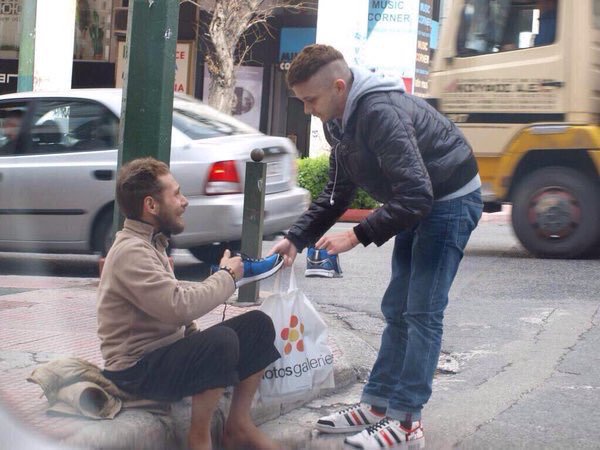 ChiIIVlbes's tweet photo. This world is full of great people, if you can't find one, be one. https://t.co/z2995KUyAT