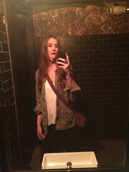 Curing my hangover with pizza and then going to be online by 7!  #gloryholes https://t.co/9a7RId86iU<a href="/tag/gloryholes"class="tags"><span>#gloryholes</span></a>