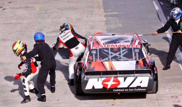 rossimatias's tweet photo. Ganamos los 500 km de TC en Olavarria con el @DontoRacing y @E_Guerrieri . Un triunfo inolvidable ganar c un amigo. https://t.co/wKrvyXvmyP