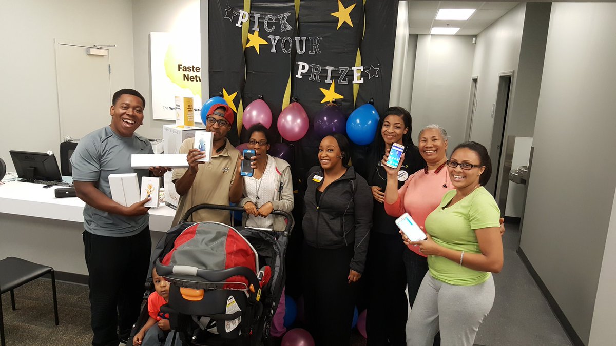 347Sprint's tweet image. Bye VZ, #HELLOSPRINT!!! @JosephSmithers1 @HollyJoyRamos @347Sprint