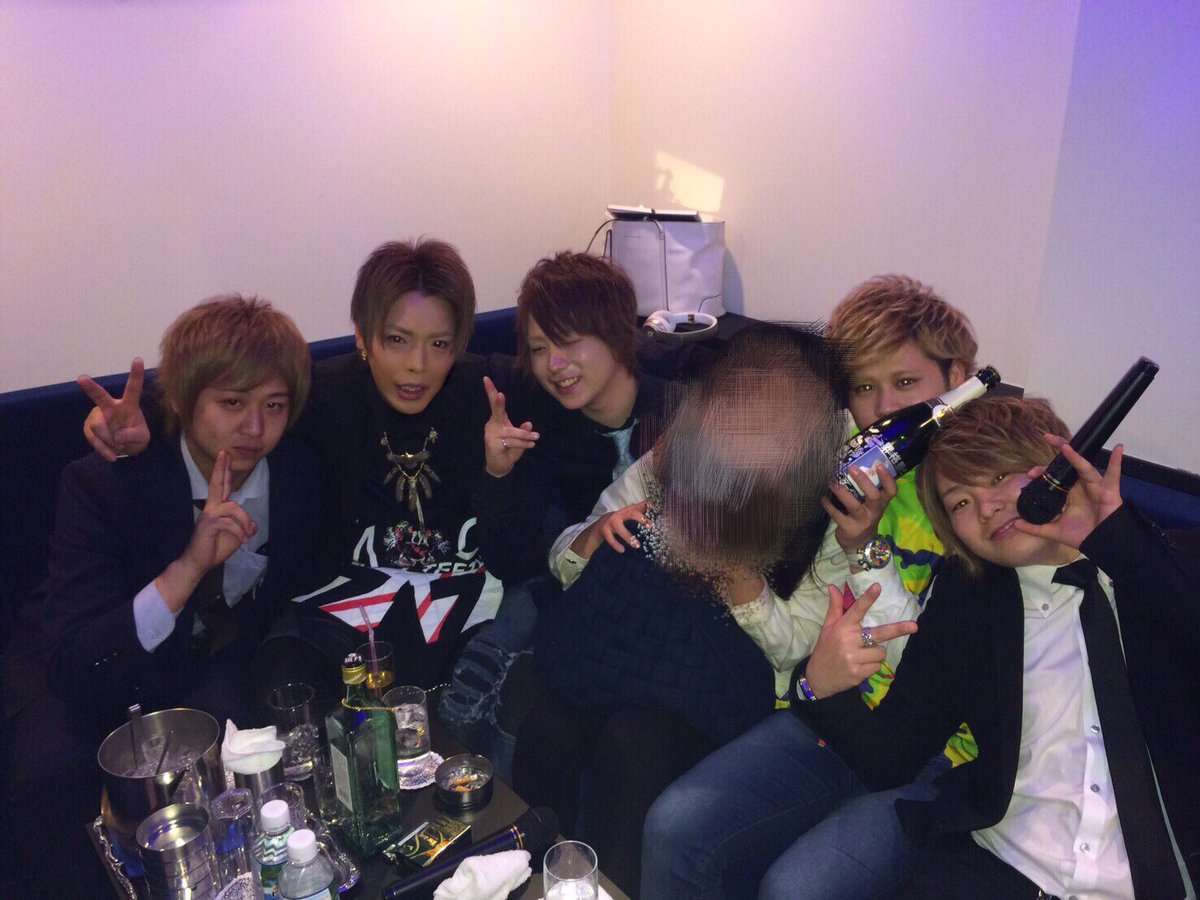 hirozawayukichi's tweet photo. 看板モデルはじまり
ました。
全部一位通過がいいので
皆様宜しくお願いします。
1時間に一回投票できるので
宜しくお願いします。

 https://t.co/IoGZJCKFqD https://t.co/plKIBQwQNl