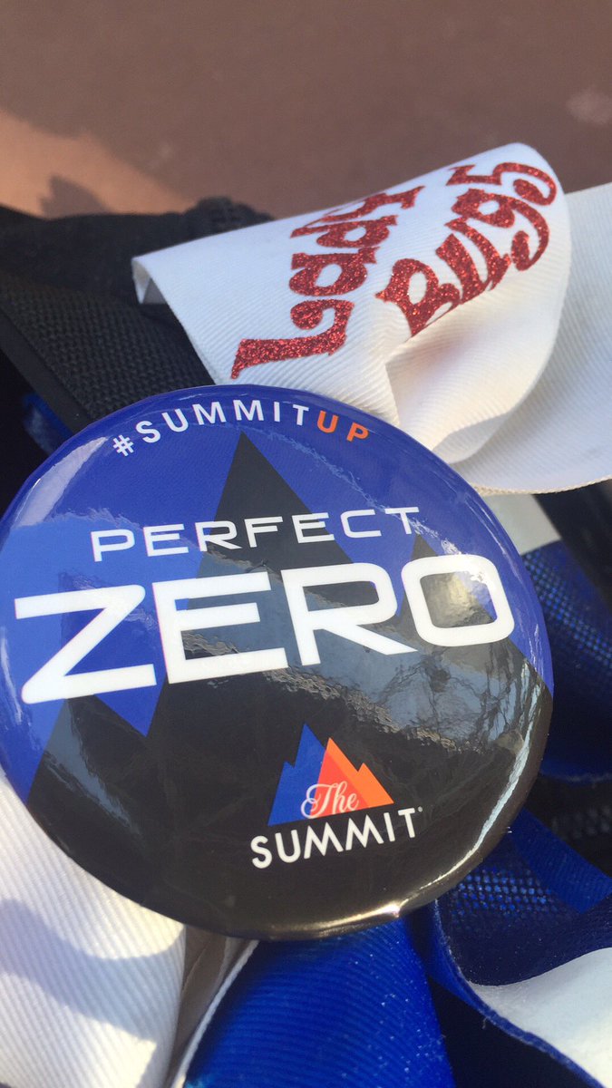 TinaHaynes01's tweet photo. This is everything at Summit #TheSummit16 #ladYbug5 #y5 https://t.co/VaKXrPicfN