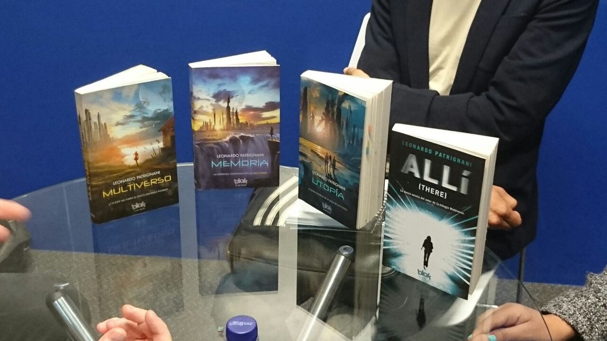 B_BColombia's tweet image. Muchas gracias a @B_Ediciones_Col por dejarnos realizar la entrevista a @LeoPatrignani !!

😄😄

#LectoresB