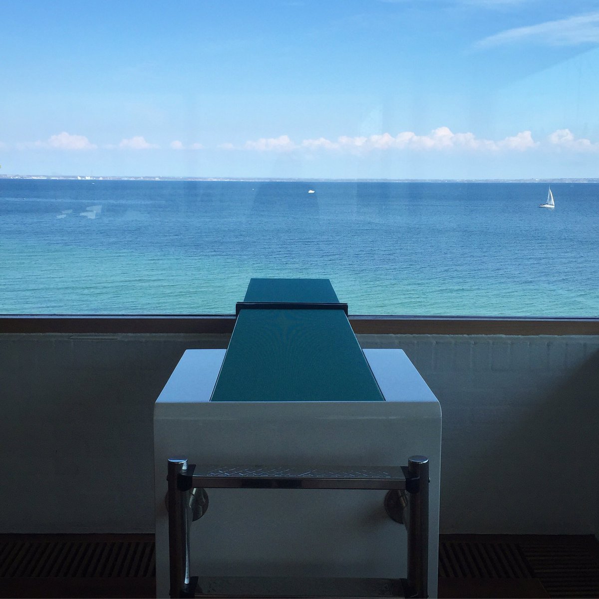 StineONielsen's tweet photo. It's called modern art #Louisiana #fantastic #day #modern #art #beautiful #place #great #view #ocean #aokdk #tipkbh https://t.co/ckaWetPH63